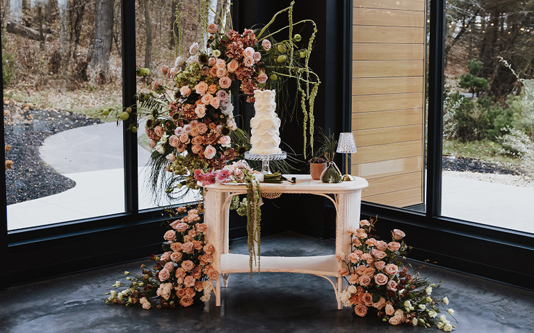 Wedding Cake Dislay Table